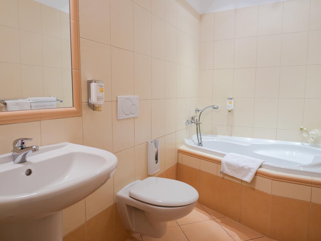 Hotel Cvilin Krnov Ngoại thất bức ảnh
