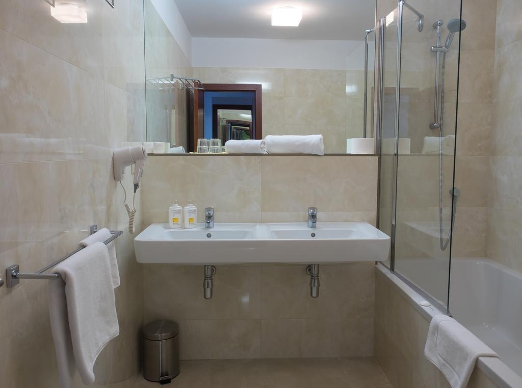 Hotel Cvilin Krnov Ngoại thất bức ảnh